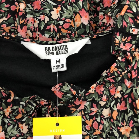 BB Dakota Tiered Short Dress - Picture 9 of 12